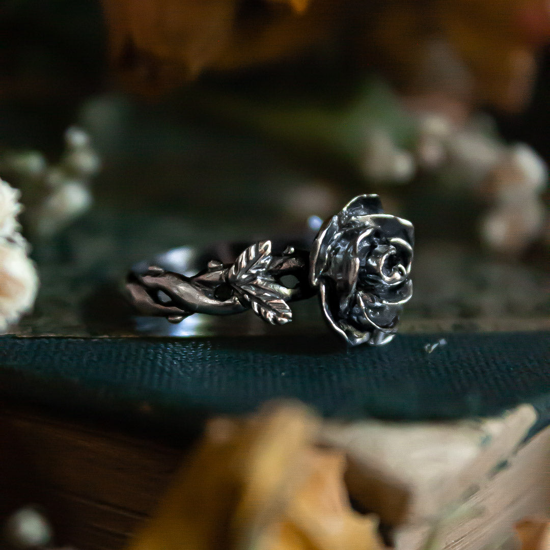 Anillo Rosa Grande plata envejecida