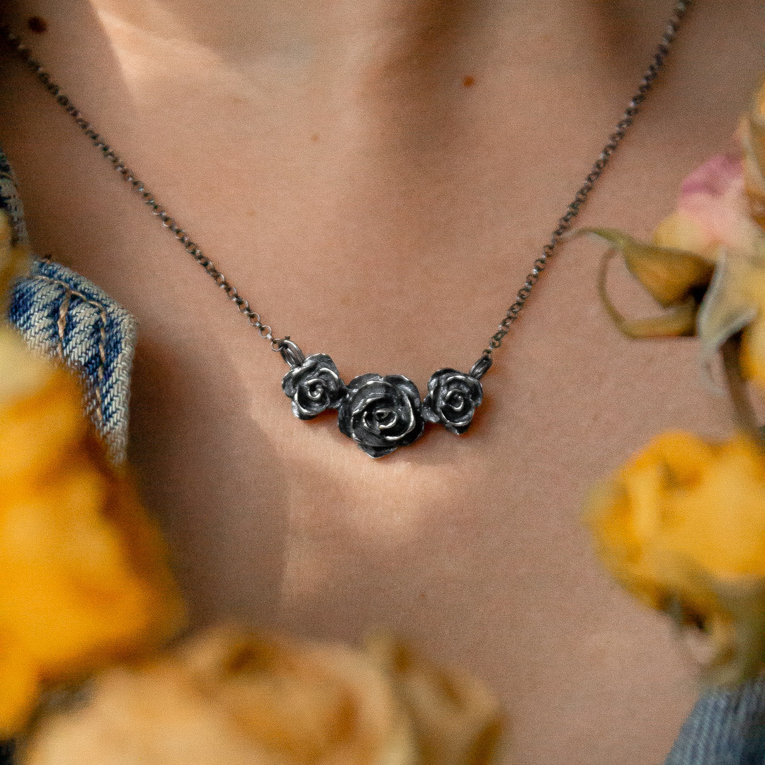 Colgante Rosas plata envejecida