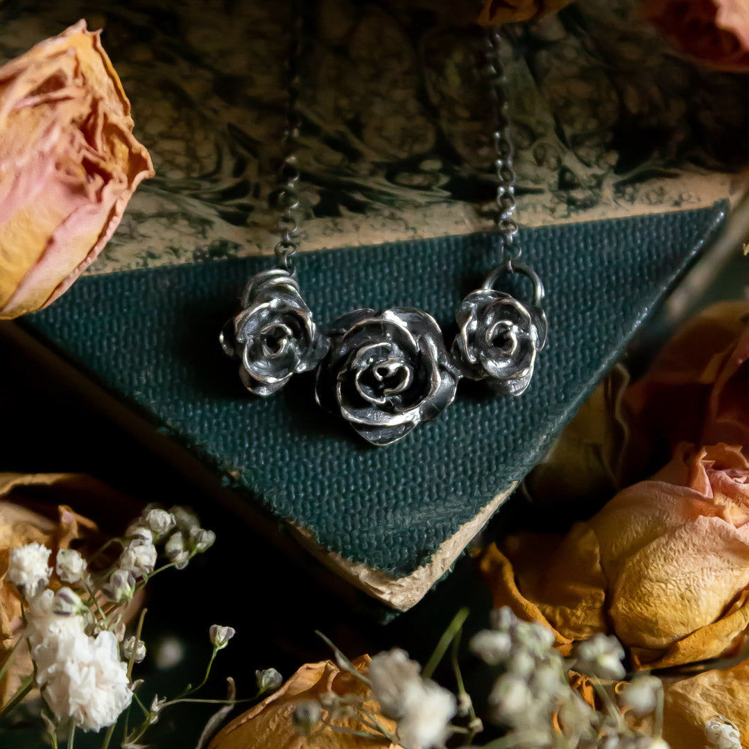 Colgante Rosas plata envejecida