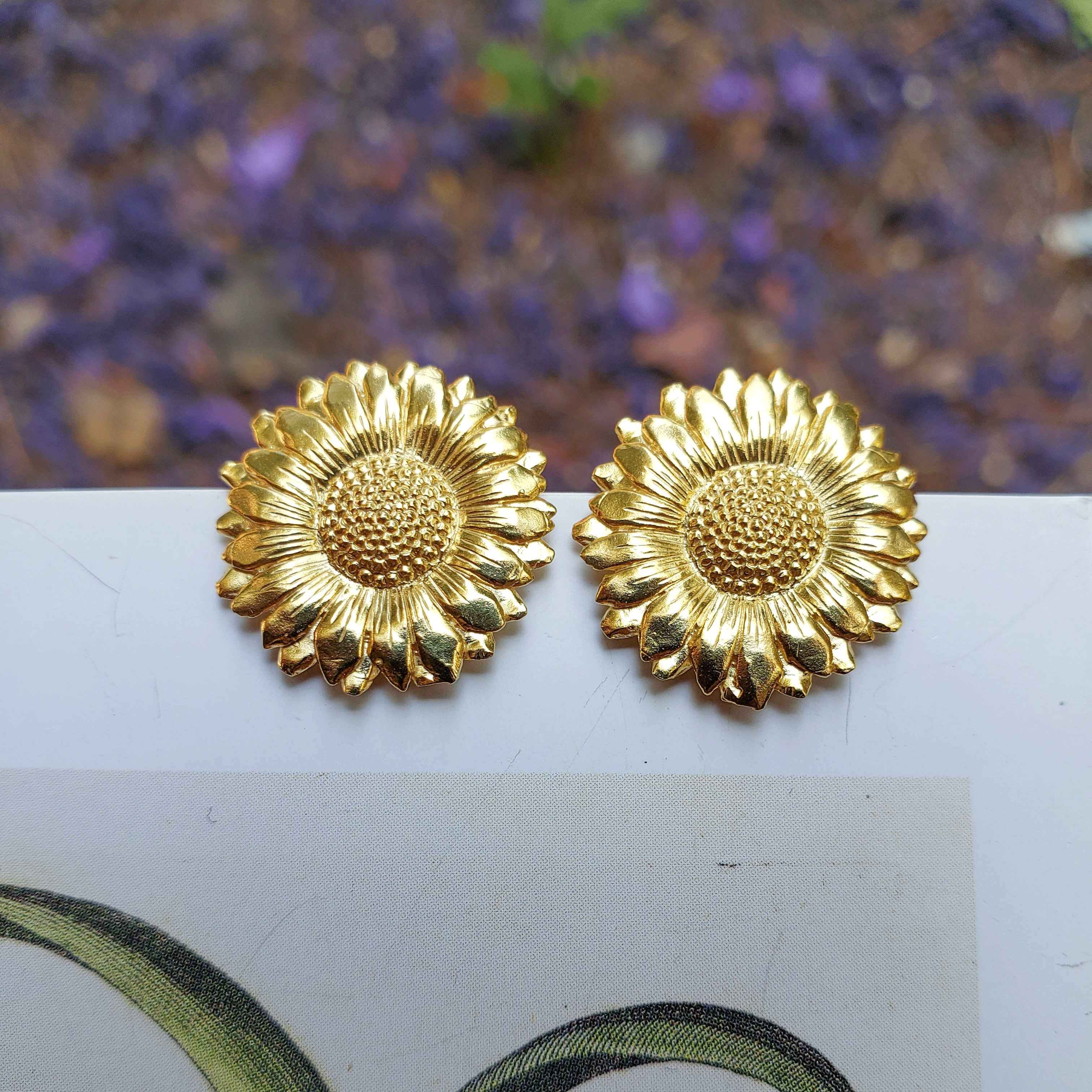 Aros Girasol pequeños dorados