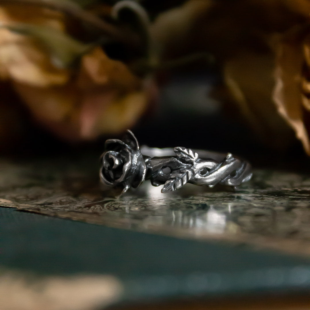 Anillo Rosa pequeña envejecida